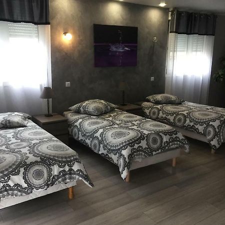 Au Pied De La Roche Apartment Bagian luar foto
