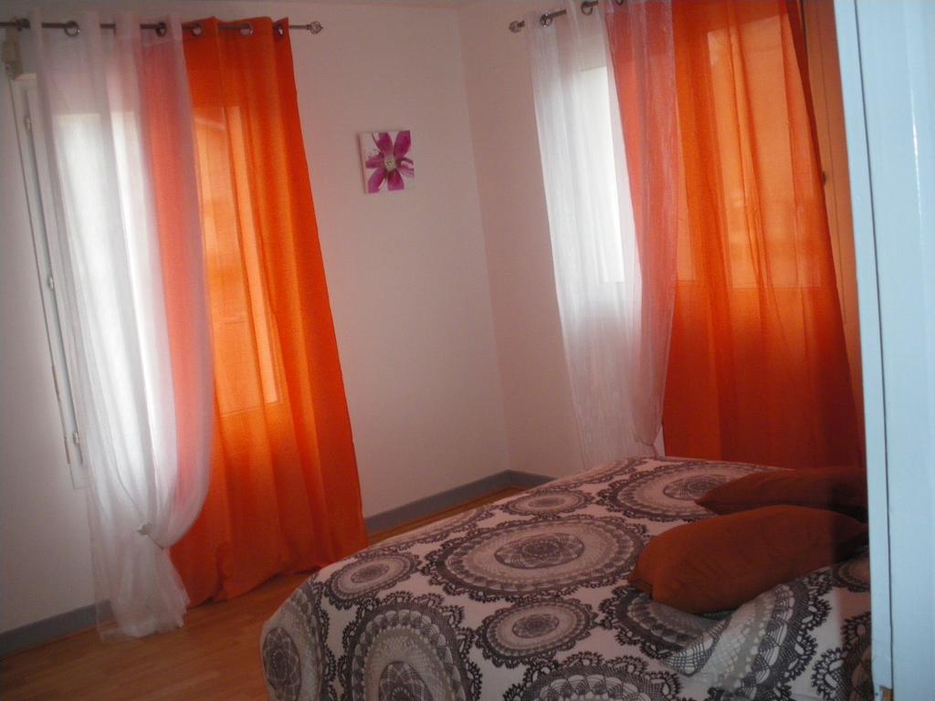 Au Pied De La Roche Apartment Bagian luar foto