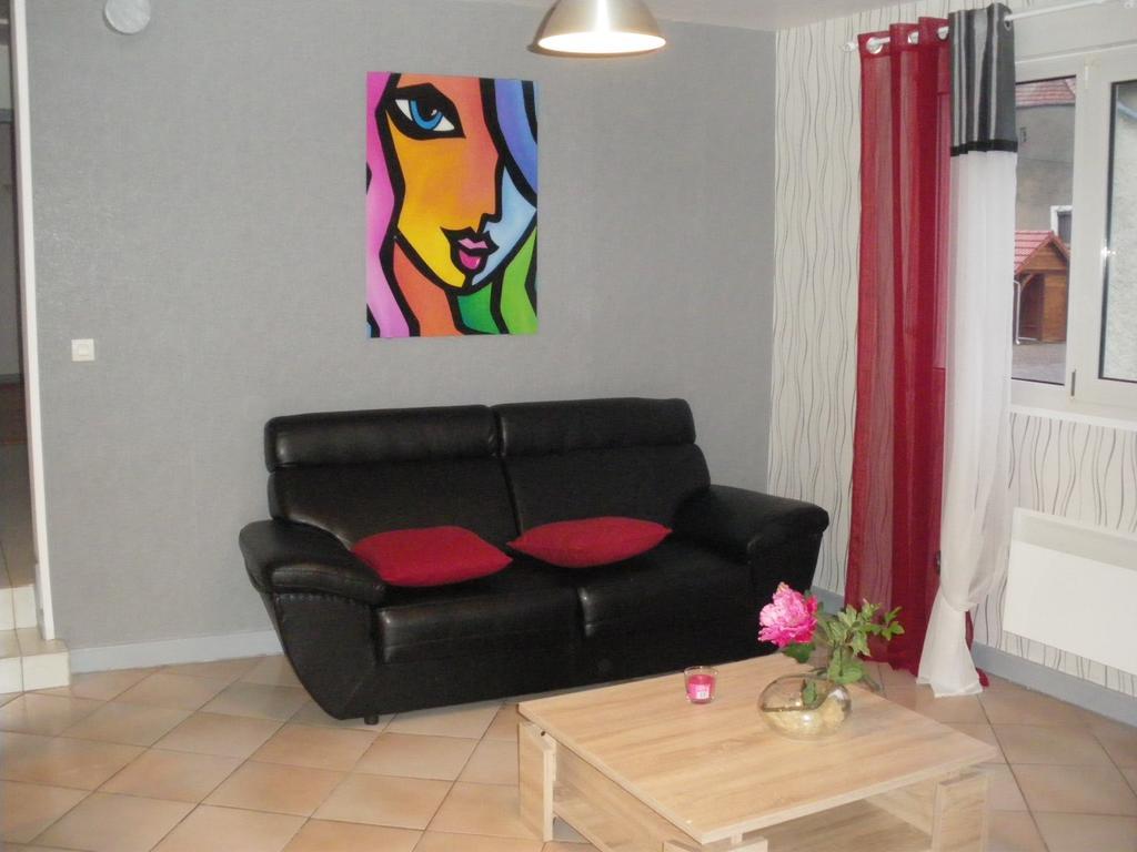 Au Pied De La Roche Apartment Bagian luar foto