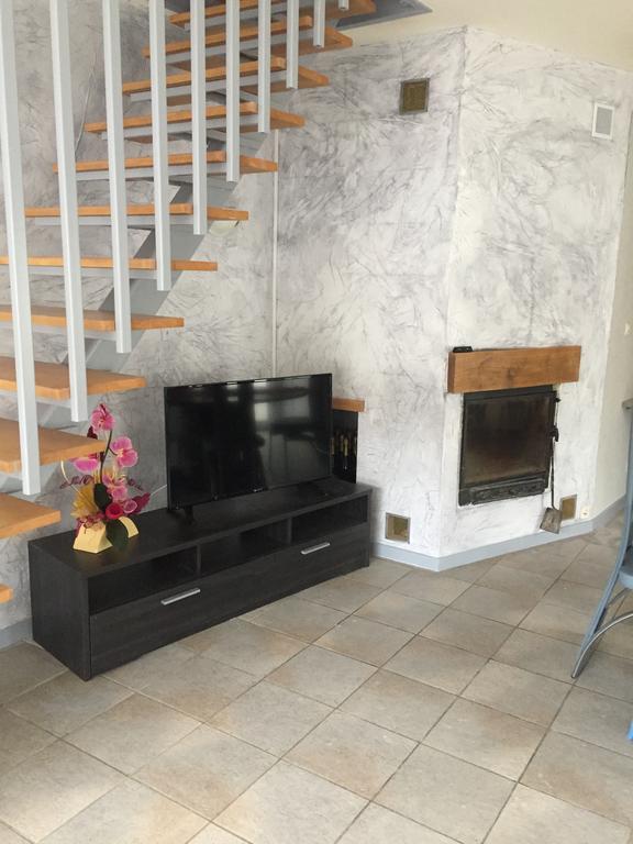 Au Pied De La Roche Apartment Bagian luar foto
