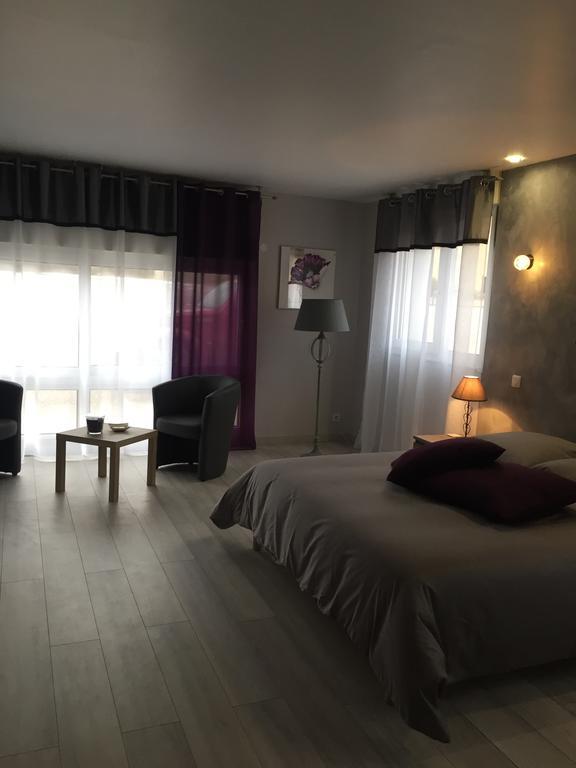 Au Pied De La Roche Apartment Bagian luar foto