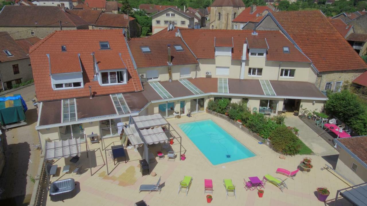 Au Pied De La Roche Apartment Bagian luar foto