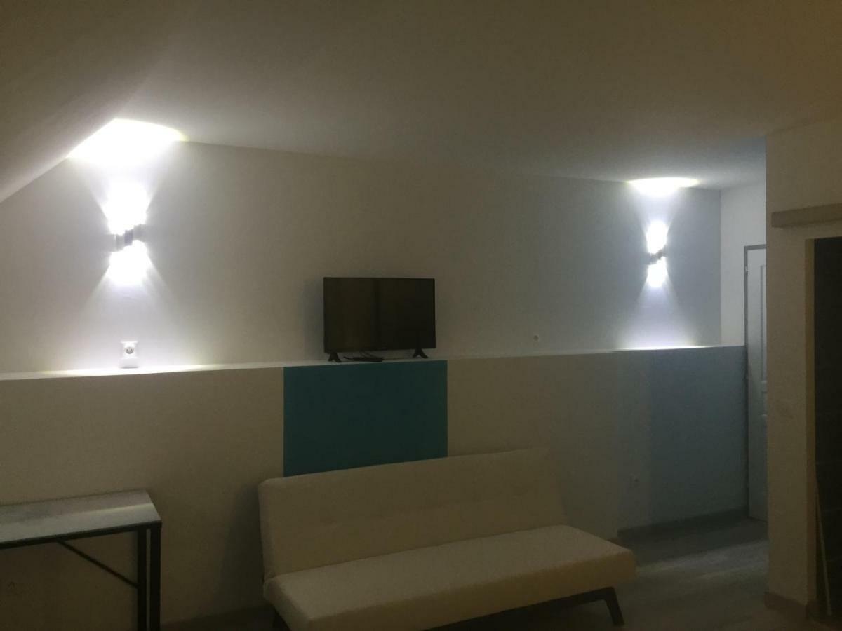 Au Pied De La Roche Apartment Bagian luar foto