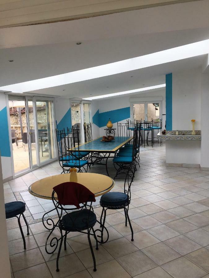 Au Pied De La Roche Apartment Bagian luar foto