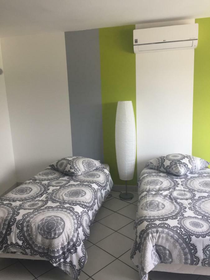 Au Pied De La Roche Apartment Bagian luar foto